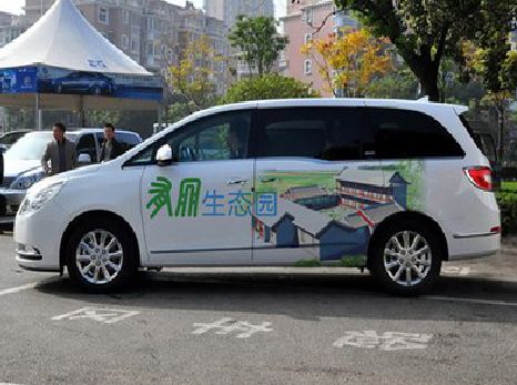 扬中户外车贴喷绘如何保持效果?